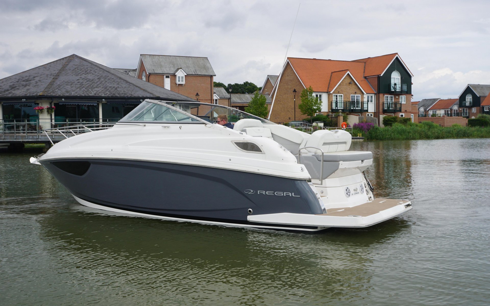 2022 Regal 28 Express