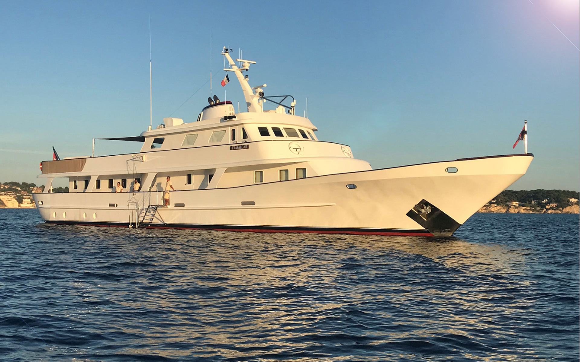 1975 M.Y. Trafalgar 40M - Photo 1