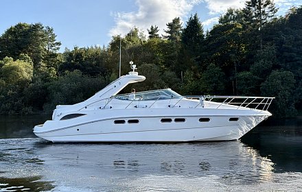 Sealine S42 Motor Yacht