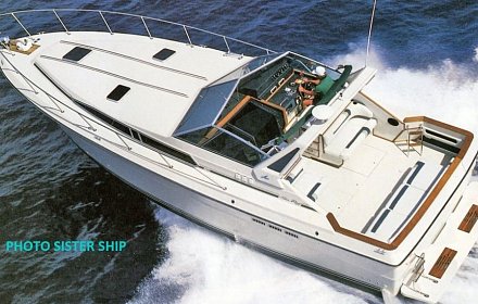 Sea Ray 390 Express Cruiser