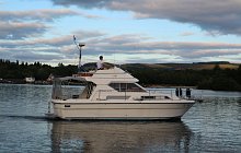 Princess 30 DS flybridge cruiser side profile